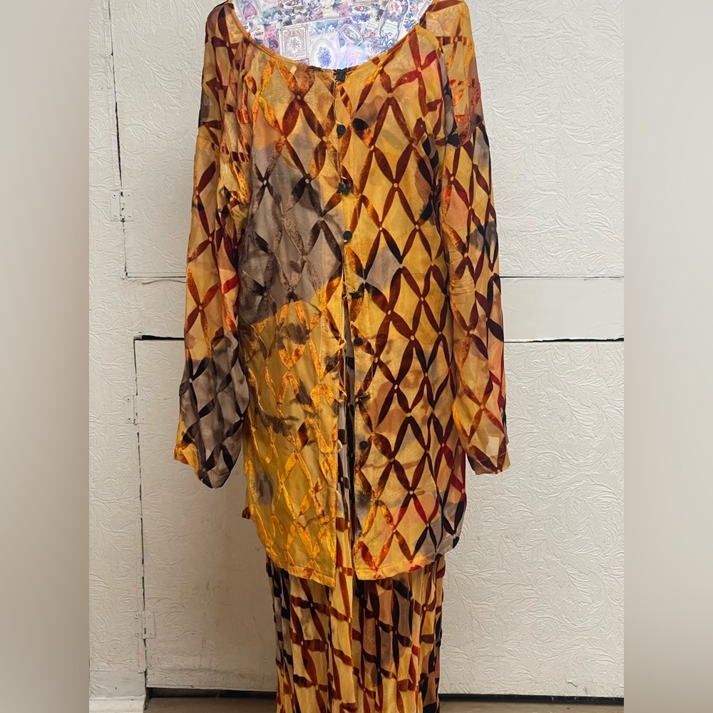 Geometric Patterned Two-Piece Set - image 3